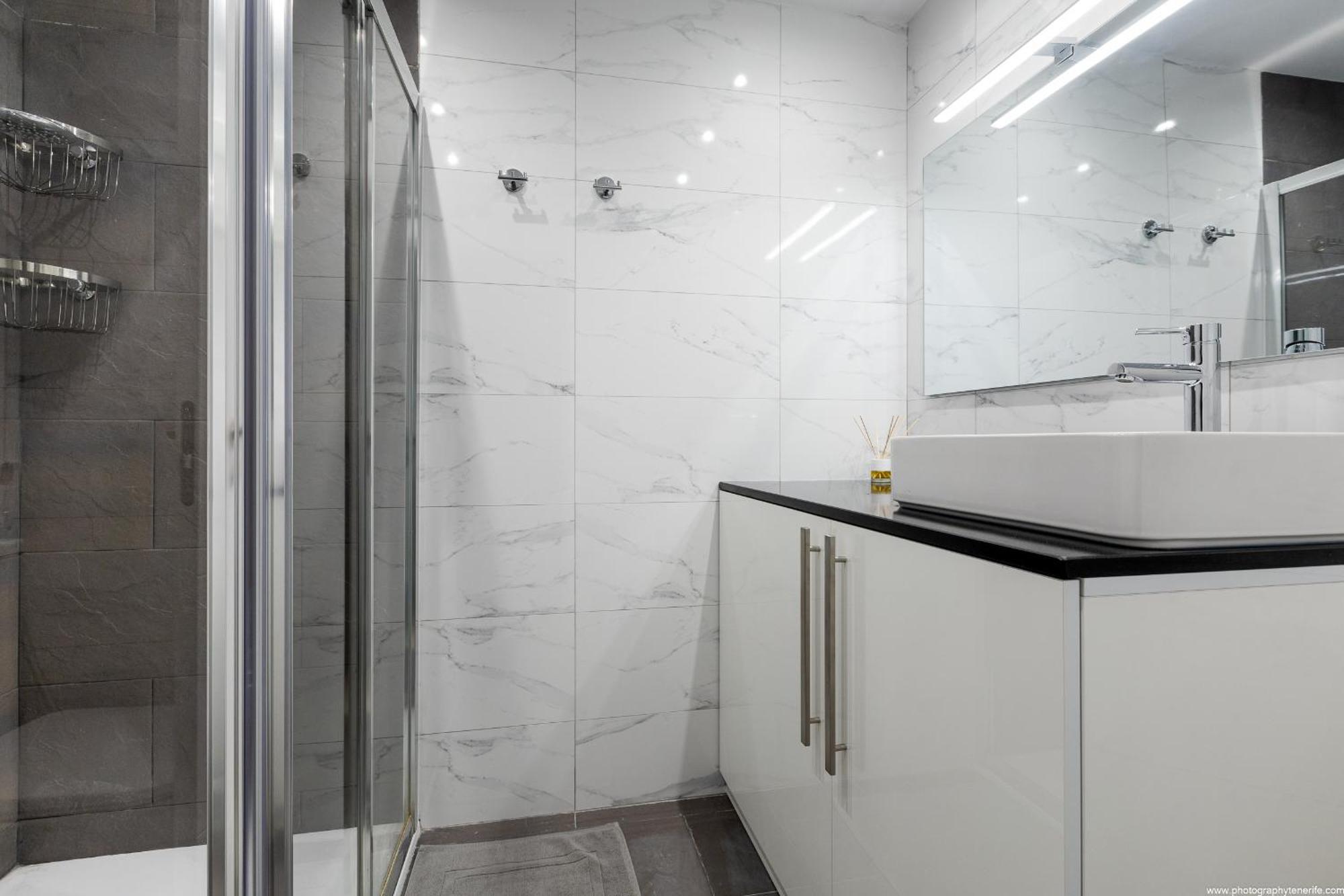אדחה Great Location 1 Bedroom Apartment מראה חיצוני תמונה